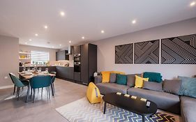 'Lucky13' Modern Living On The Yorkshire Wolds Way